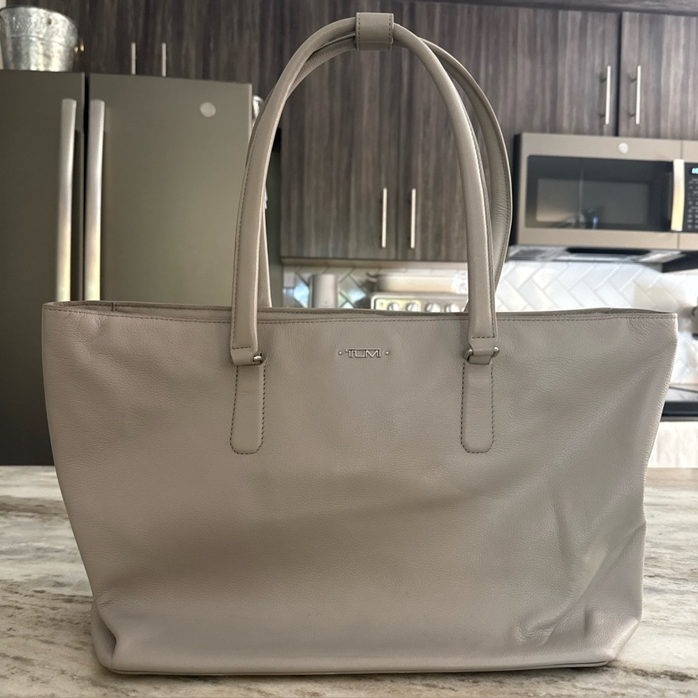 Tumi Carolina Extra Large Pebbled Leather Handbag Tote Grey Silver